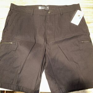 Union Bay UB Tech Rainier Men’s Black Cargo Shorts. Sizes 40. NWT. P